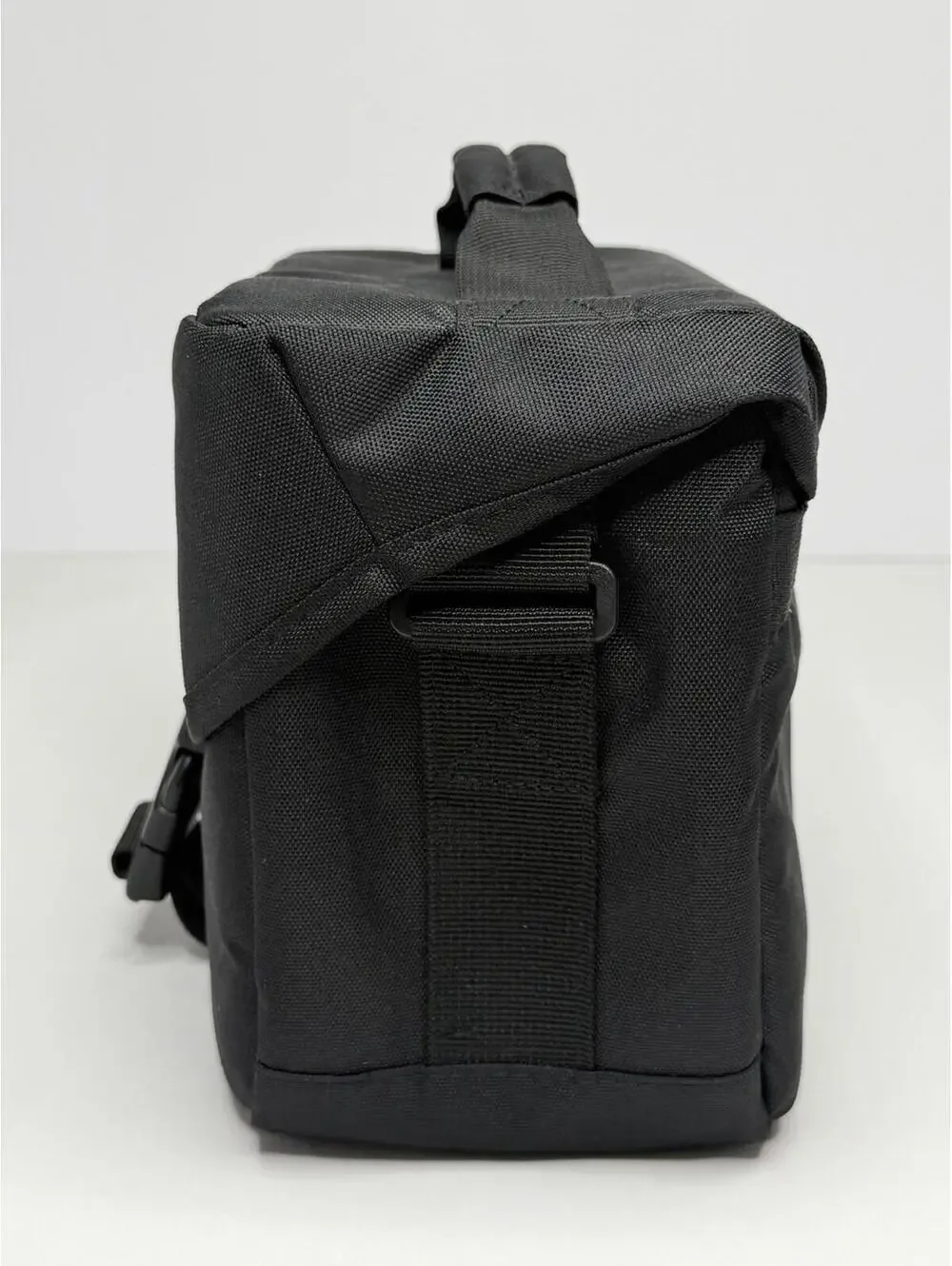 Canon 100ES Carry/Shoulder Bag + Case Logic Camera Bag P65C